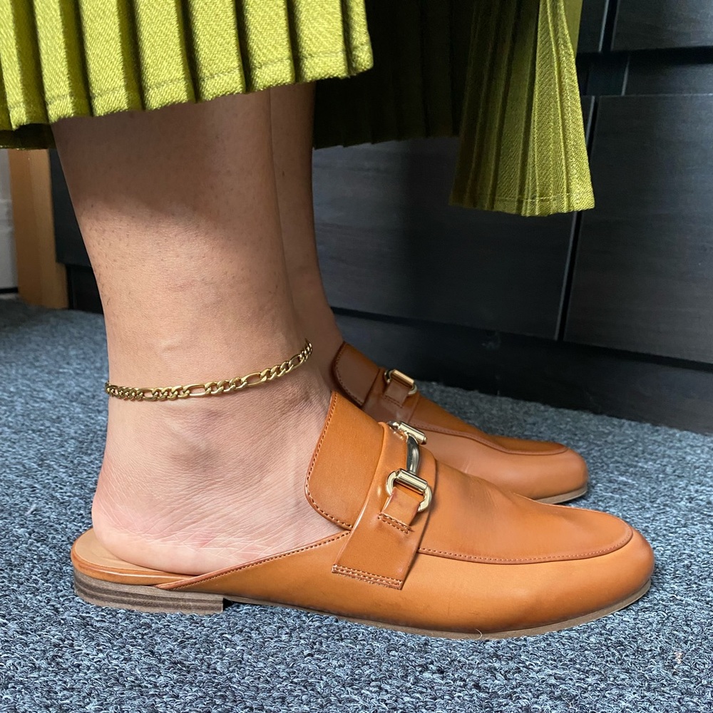 COGNAC TAN STEVE MADDEN MULES SZ 11 FITS LIKE 10.5
